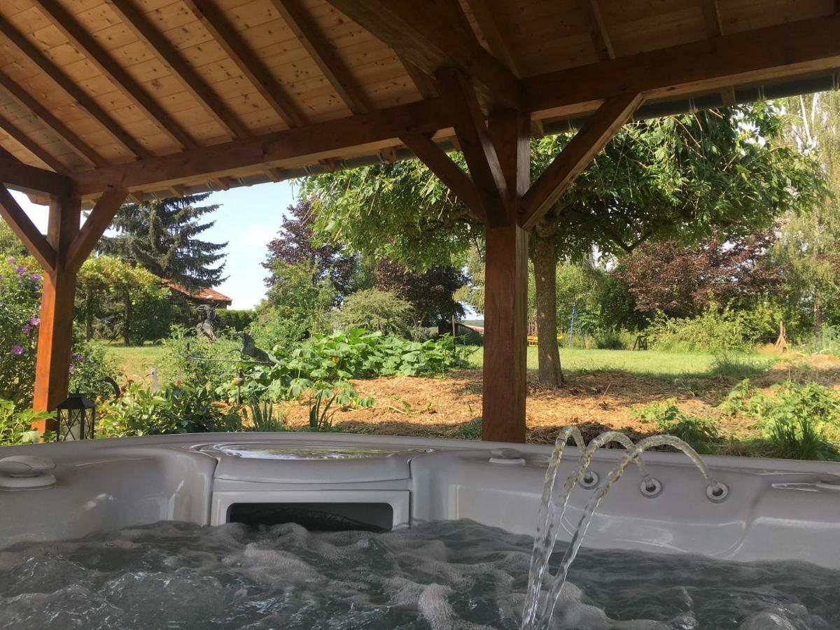 Balleville Gite De Solama Avec Spa المظهر الخارجي الصورة