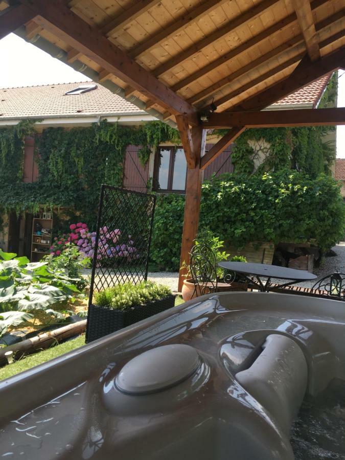 Balleville Gite De Solama Avec Spa المظهر الخارجي الصورة